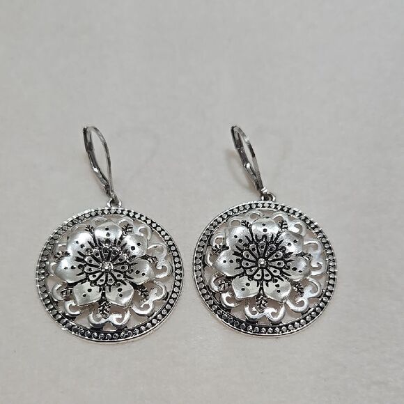 Jewelry - Silver Floral Earrings